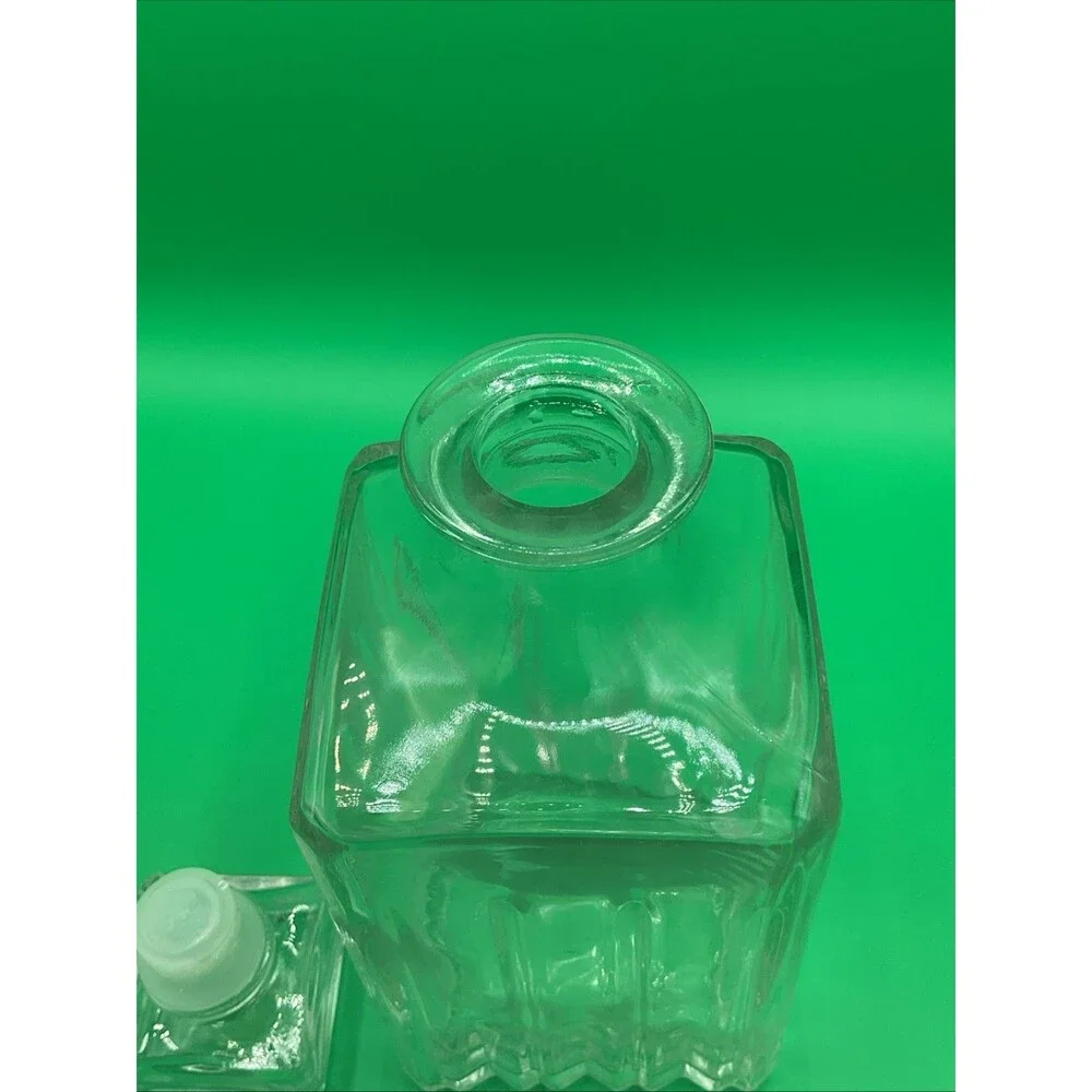 Glass Decanter Bottle Stopper Medium Made in Italy Bar Ware Decorative Container
